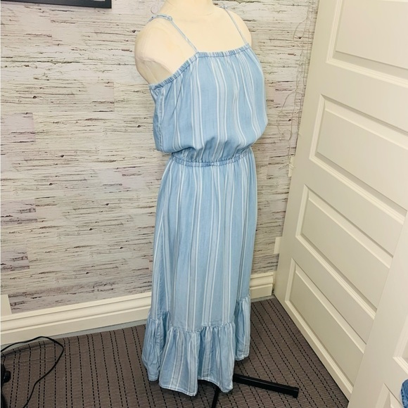 BB Dakota Midi Dress L Chambray Blue White Stripes Tencel Prairie Ruffle Hem - Picture 5 of 11